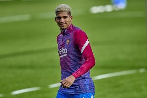 阿劳霍：今天不想谈亚马尔，他是伟大的球员知道自己该做什么