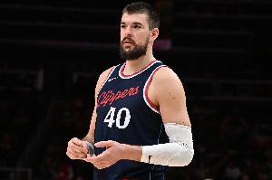 祖巴茨：勇士的防守让我们进攻体系瘫痪 让我们打得毫无章法