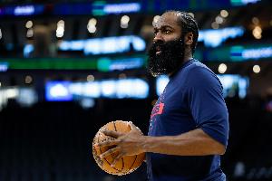 哈登：我们是一支相对较新的队伍 需要找到更好的阵容组合