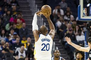 背大锅！霍福德8投全铁没得分 错失海量关键空位出手！