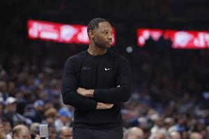 美记：鹈鹕仍在评估和主帅格林的未来 在做出决定前会保持耐心