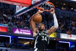 字母哥赛季至今256分钟267分 单季得分比时间多的仅张伯伦恩比德