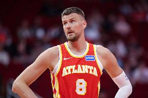 手感冰凉！波尔津吉斯16投仅4中拿到17分7板4帽 三分7中1