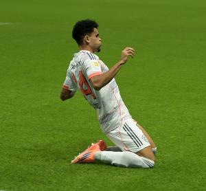 7000万真不贵！迪亚斯对巴黎双响+今晚神仙球，赛季17场11球5助！