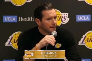 一脸不爽！雷迪克赛后新闻发布会非常简短 全程只持续1分45秒