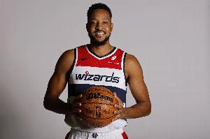 今夕是何年？麦科勒姆半场12中8&罚球6中5 轰下23分4板2助1断