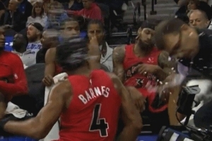 美网友热议英格拉姆砸水瓶：不道歉真没品 太不尊重人 摄影师赢麻