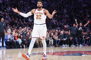 唐斯上半场31分！哈特打趣：他丢罚球了要不就得40分了 这是重点