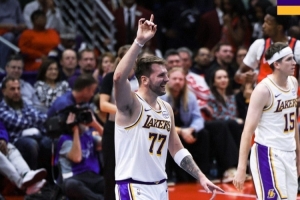 湖人2胜0负净胜分+19暂列杯赛B组第一 随后将主场迎战快船独行侠